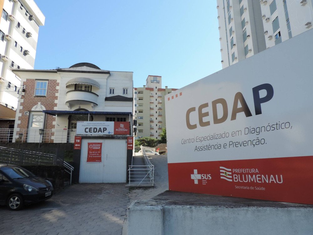 Moradores enfrentam dificuldades para realizar exames de tuberculose no Cedap de Blumenau