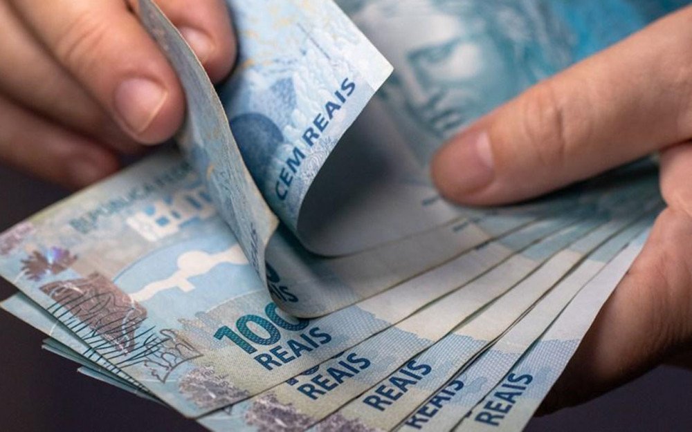 Câmara aprova medida que concede aumento salarial a servidores federais; reajuste chega a 9%