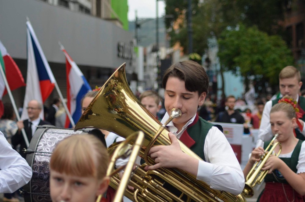 Bandas e fanfarras participam de seletiva para desfiles da Oktoberfest neste domingo