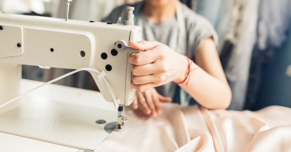Timbó tem vagas abertas para curso de Costura Criativa da Escola de Artes Manuais; saiba como participar