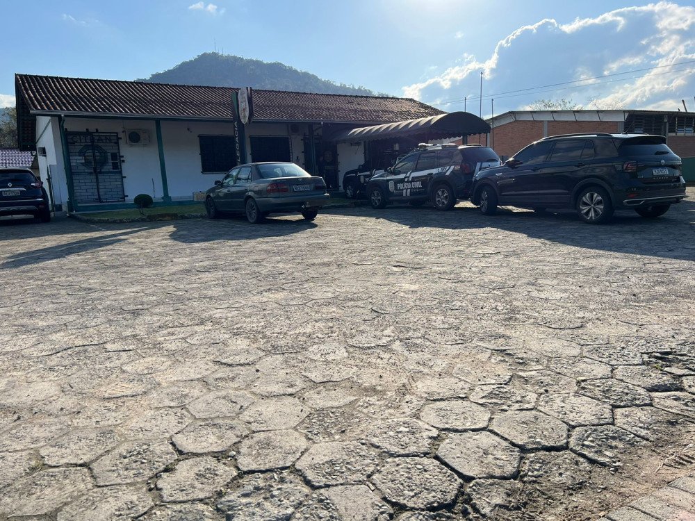 Menina que estava desaparecida em Pomerode é encontrada; criança estava amarrada debaixo da cama