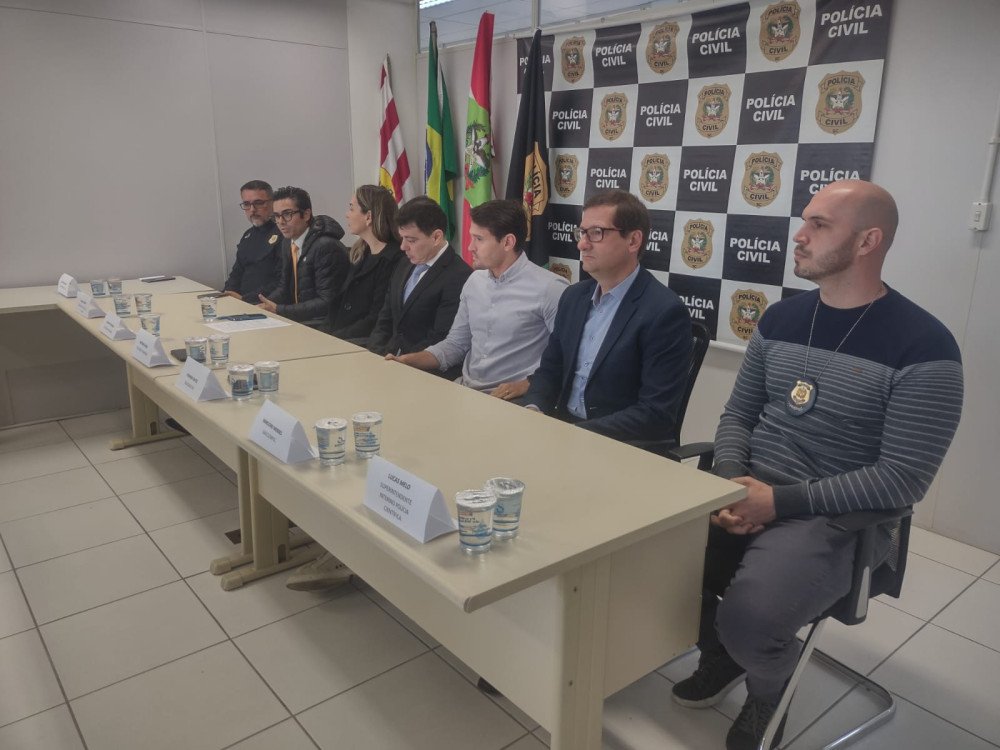 Ao vivo: Polícia conta detalhes da ação que localizou menina desaparecida em Pomerode