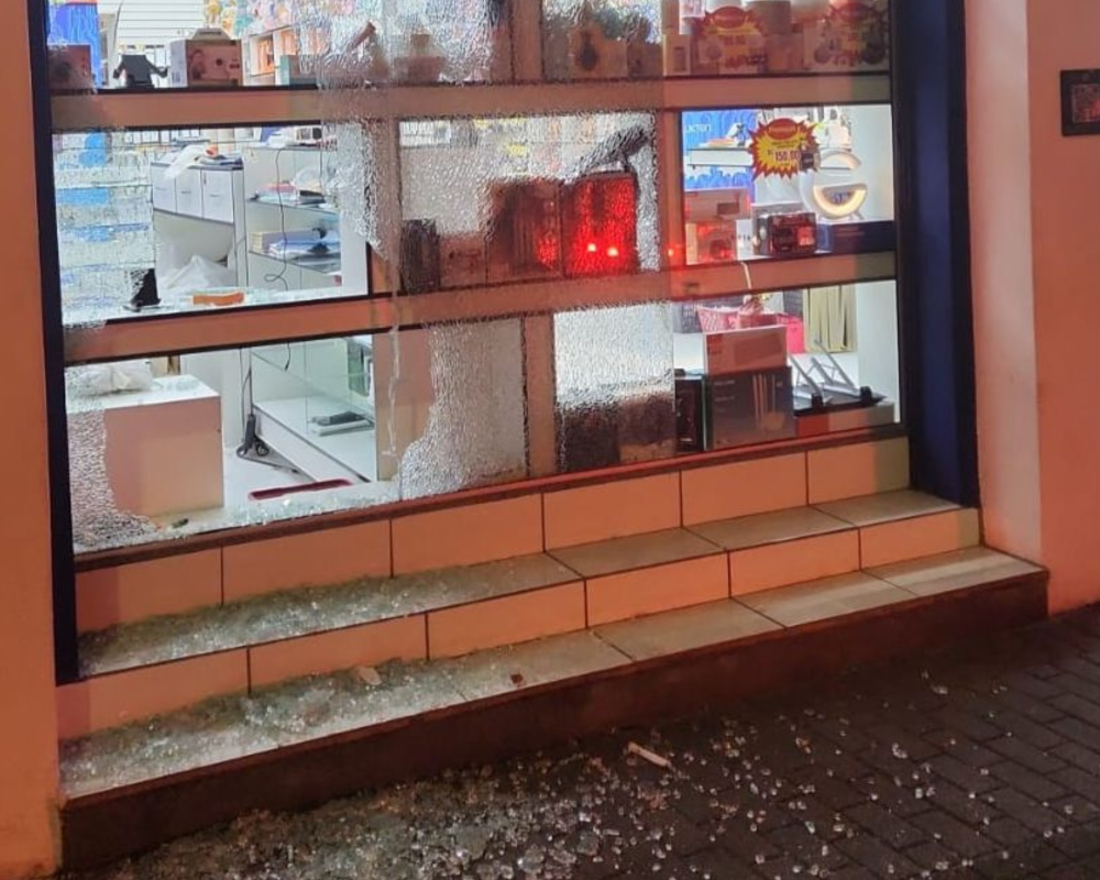 Loja é furtada no centro de Blumenau e homem acaba preso pela PM
