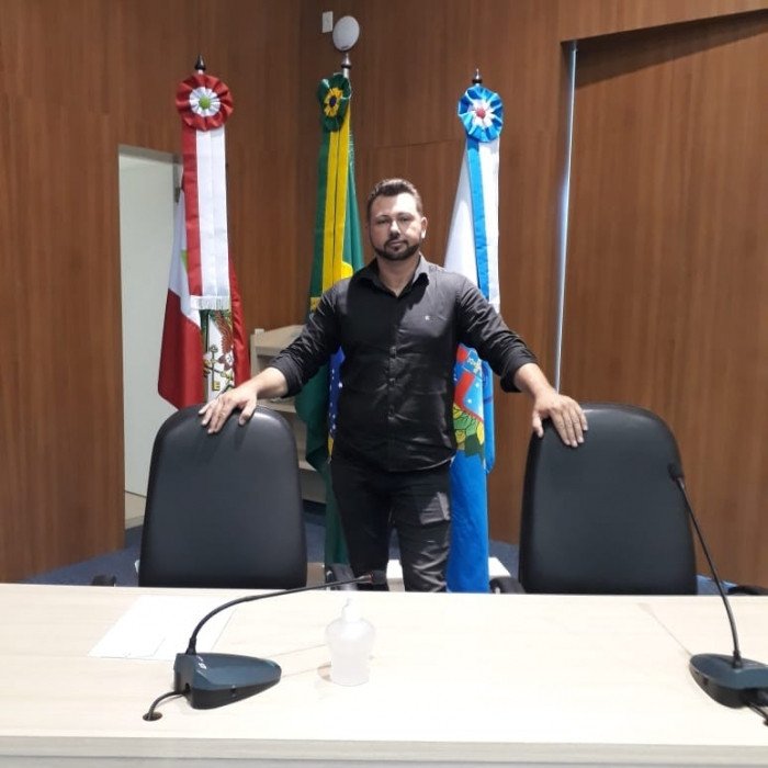 Vereador da Câmara de Timbó é condenado por homicídio; câmara rejeita pedido de licença dele