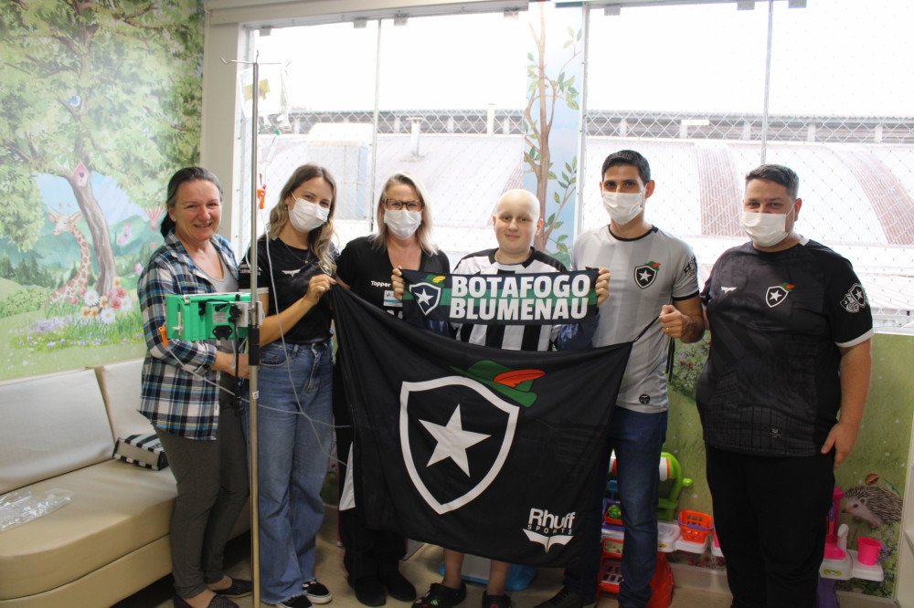 Vídeo: goleiro do Botafogo manda mensagem para menino blumenauense que luta contra o câncer