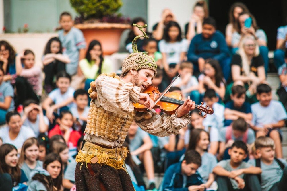 Cena Catarina tem espetáculos gratuitos neste feriado no Teatro Carlos Gomes de Blumenau; confira