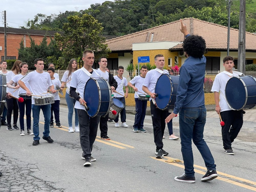 Fotos: Distrito Belchior, em Gaspar, mantém tradição e realiza Desfile de 7 de Setembro no bairro