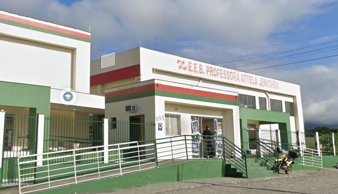 Alunos de escola em Indaial vão parar no hospital por suspeita de intoxicação; entenda