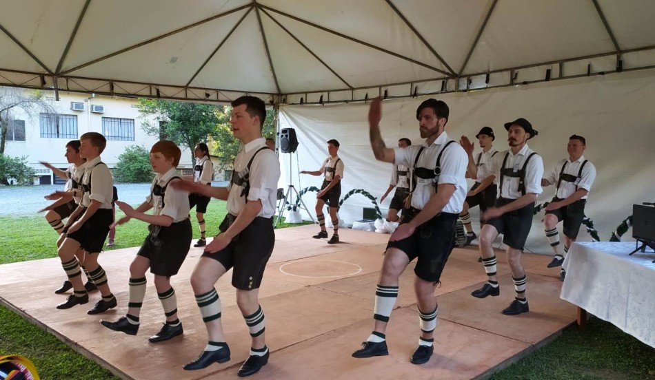 Schuhplattler: Torneio de dança originária da Baviera acontece neste sábado em Blumenau