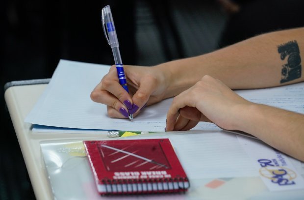 Mais de 180 mil candidatos farão provas para o IBGE neste domingo em todo o país