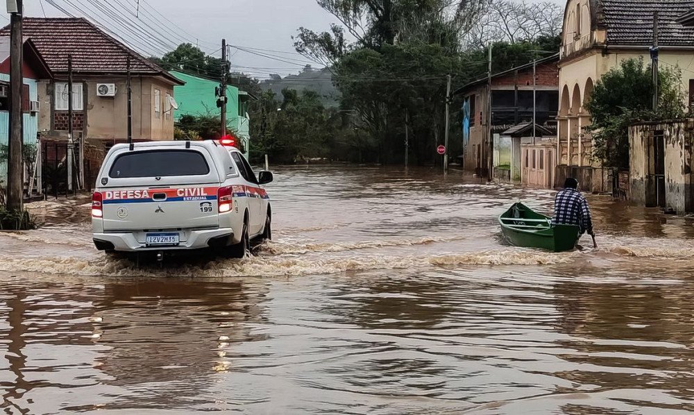 Sobe para 49 número de mortos no RS após chuvas intensas e enchentes