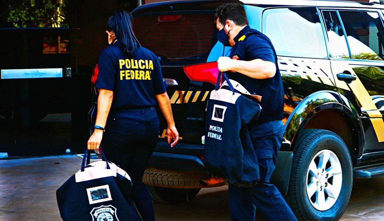 PF e Receita desarticulam grupo que vendia eletrônicos contrabandeados em SC