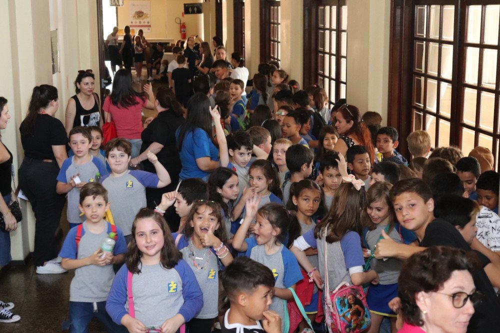 Fenatib encerra nesta sexta-feira com espetáculos gratuitos; confira