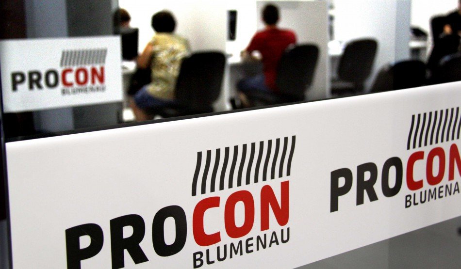 Procon alerta comerciantes de Blumenau sobre golpe de notificação falsa