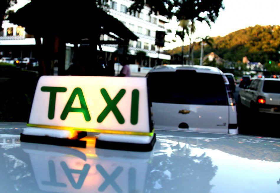 Táxis de Blumenau passam por vistoria para 38ª Oktoberfest