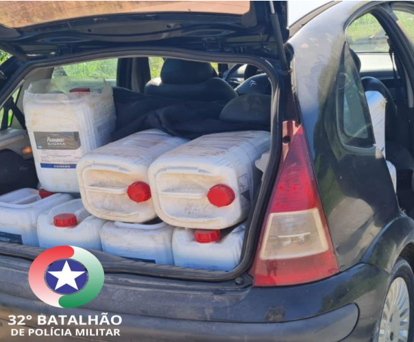 Homens são presos com 500 litros de agrotóxicos contrabandeados