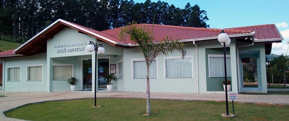 Ex-prefeito do Alto Vale é condenado após contratar serviço sem fazer processo licitatório