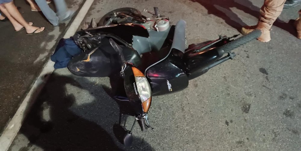 Condutor de moto fica ferido em acidente com caminhonete em Ilhota