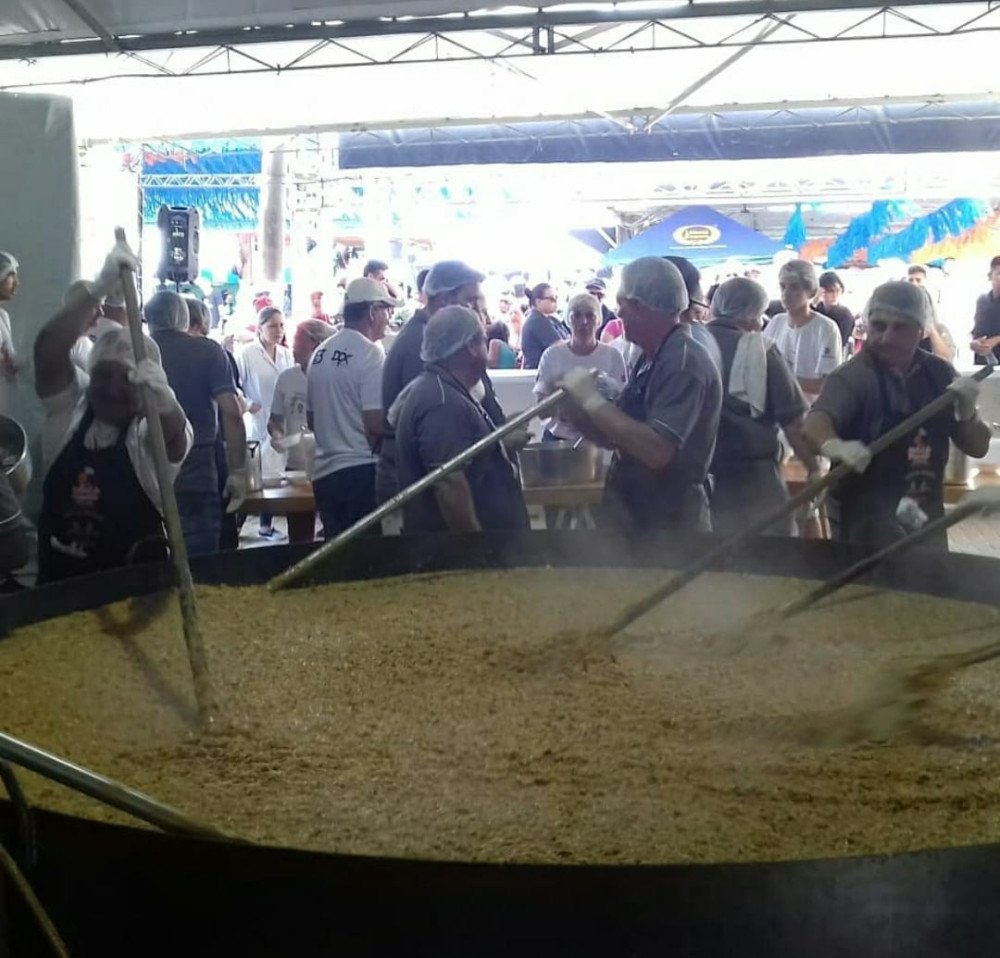 8º Festival do Camarão: Maior risoto de frutos do mar do Brasil será feito novamente em Porto Belo