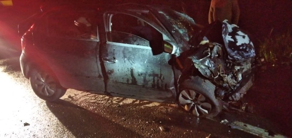 Acidente entre dois carros deixa quatro pessoas feridas na BR-470, em Pouso Redondo