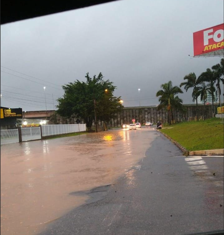 Unidades de ensino de Indaial suspendem aulas devido à chuva forte