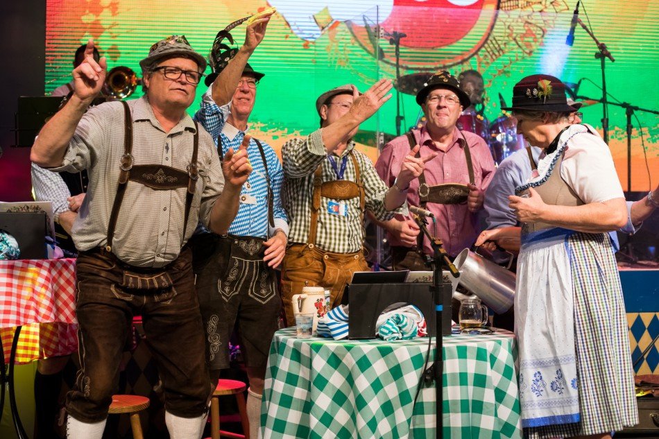 Oktoberfest Blumenau: Primeiro dia de festa tem Os Montanari e Velhos Camaradas; confira a programação