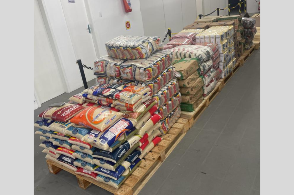 Farmácias SESI recebem doações de alimentos e produtos de limpeza para atingidos pelas chuvas no Estado