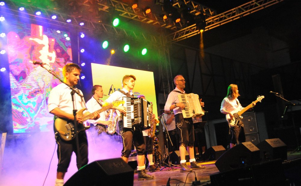 36ª Fenarreco volta nesta quarta-feira com desfile às 18h30