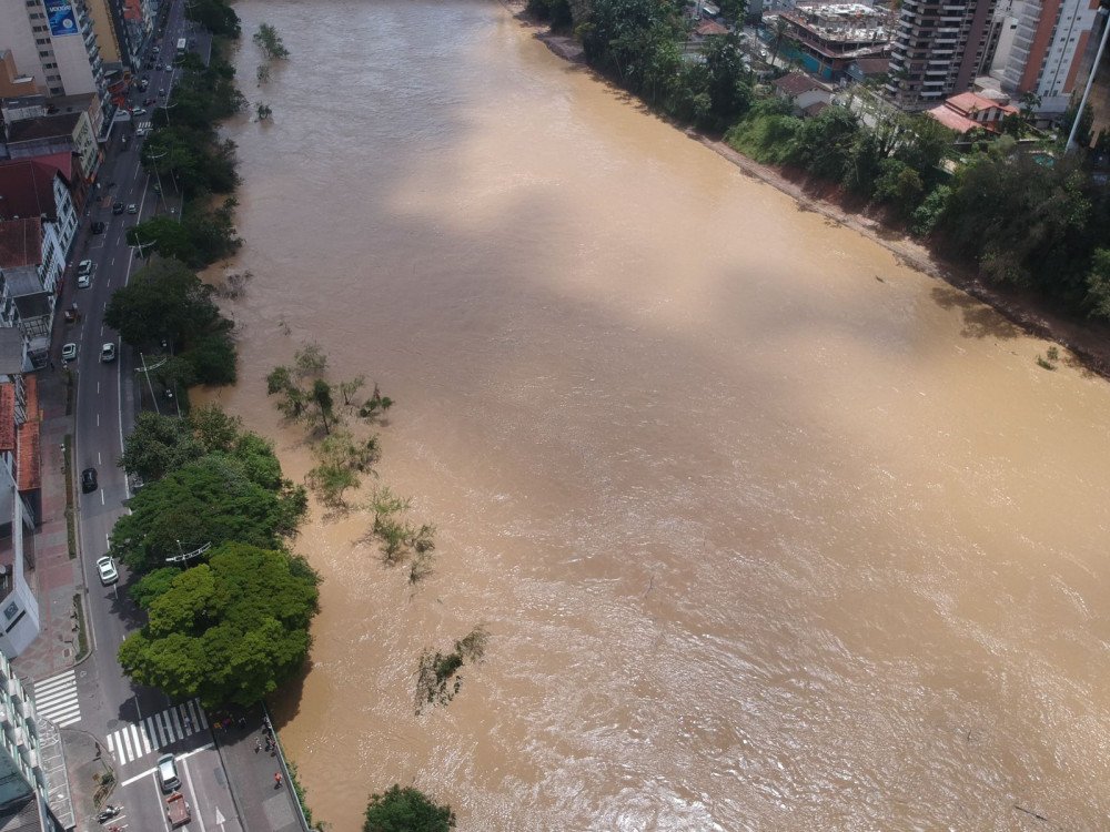 SC mantém número de 135 municípios com ocorrências de chuvas e sobe para 89 as cidades em situação de emergência