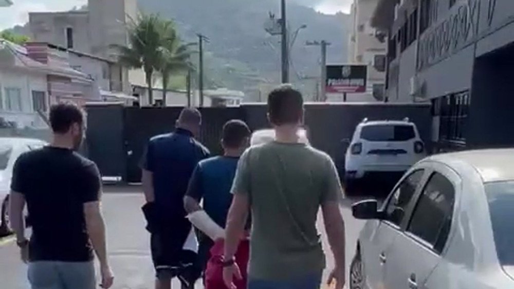 Suspeitos de roubo em casa de Blumenau são presos; homens vieram de outro Estado apenas para cometer o crime