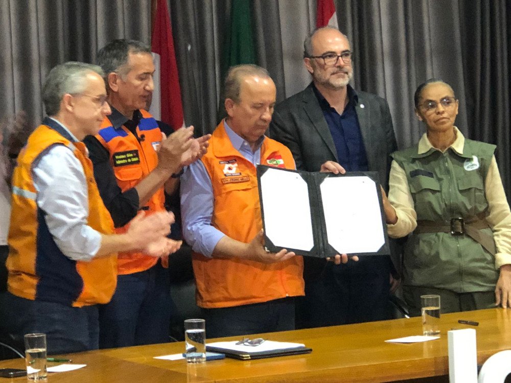 Ao vivo: Ministro da Integração e do Desenvolvimento Regional assina pacto das águas em Blumenau