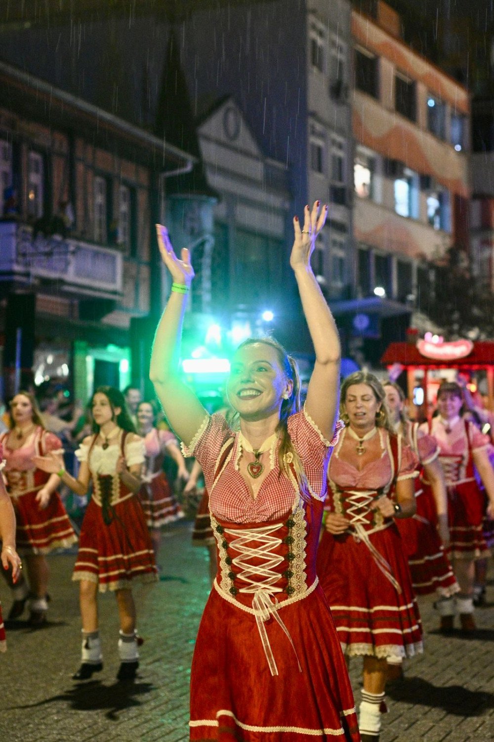 Oktoberfest é suspensa nesta quinta-feira por conta da chuva