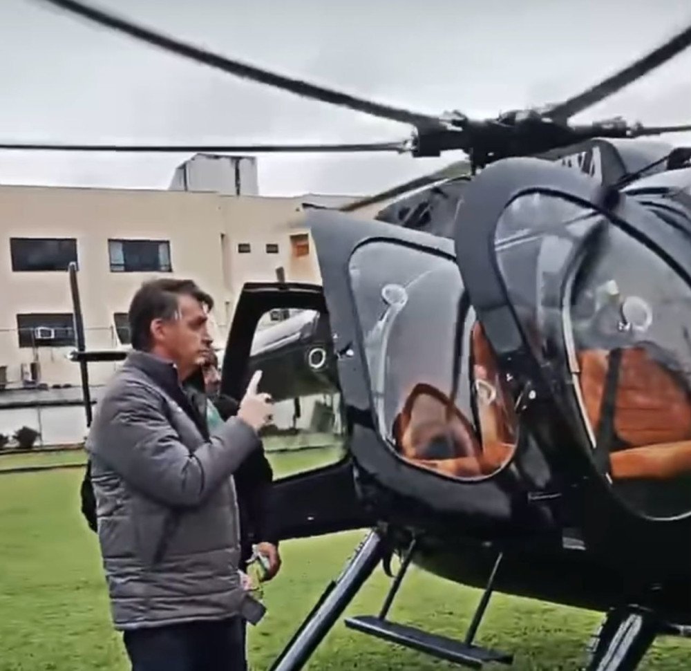 Ao vivo: Governador de SC e ex-presidente Jair Bolsonaro estão em Blumenau