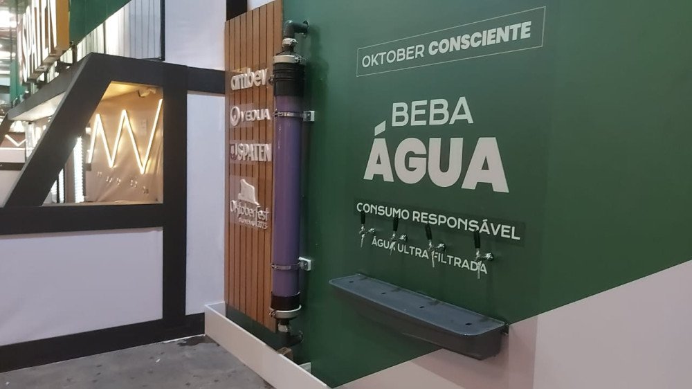 Oktoberfest Blumenau: Festa oferece água ultrafiltrada de graça para visitantes