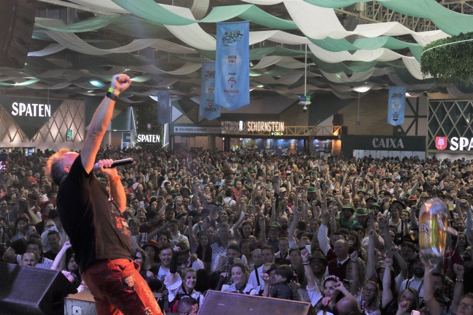Tim Toupet volta aos palcos da Oktoberfest Blumenau nesta quinta-feira