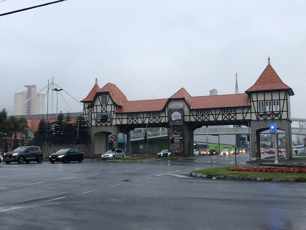 Tempo em Blumenau permanece nublado, com possibilidade de chuva fraca