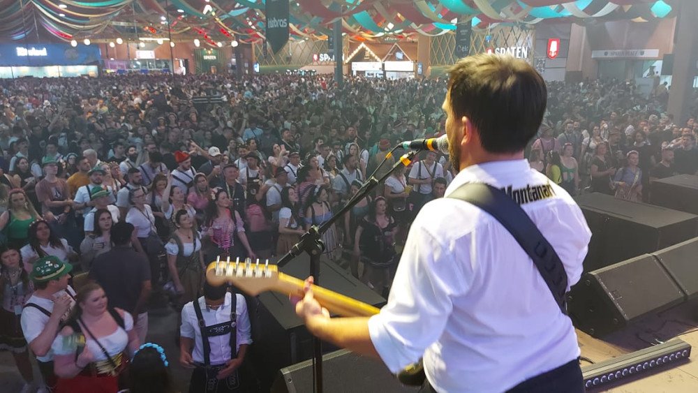 Confira a programação para este domingo de Oktoberfest Blumenau