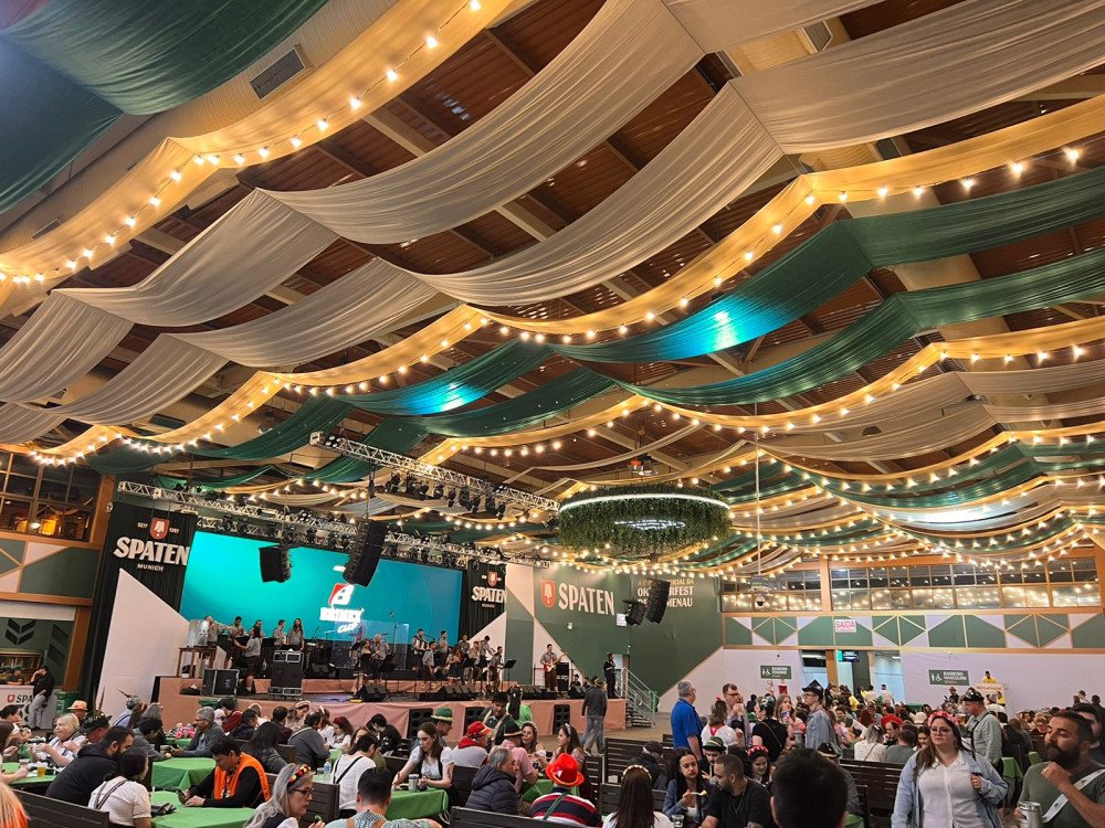 Mais de 300 mil pessoas já passaram pela Oktoberfest Blumenau