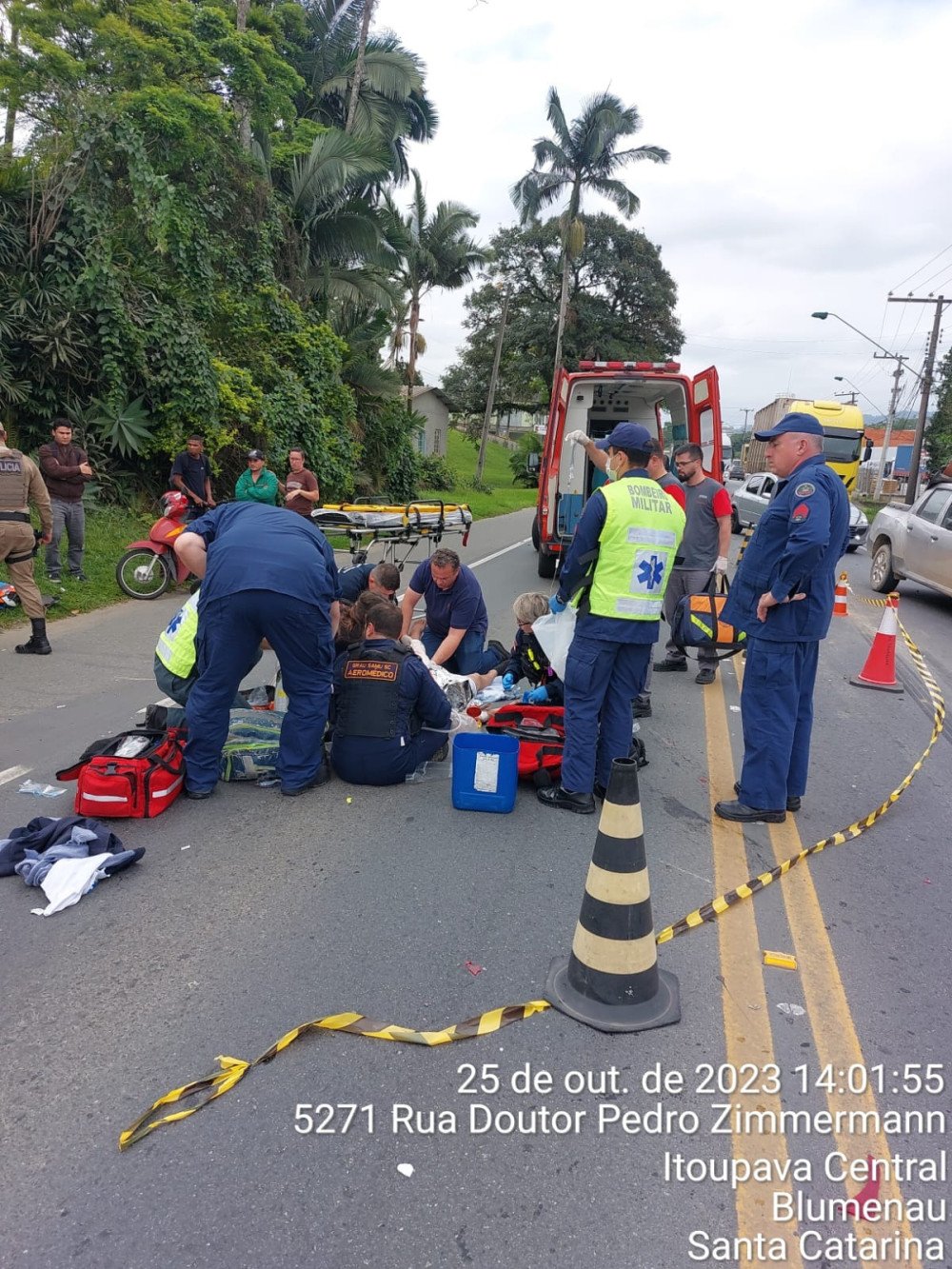 Motociclista fica gravemente ferido após acidente de trânsito em Blumenau