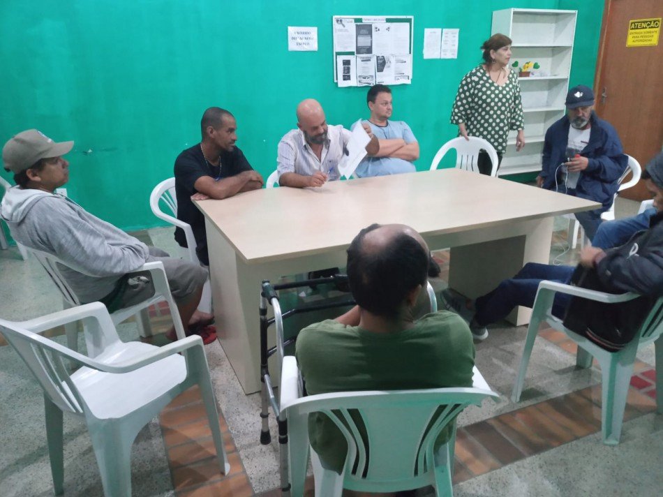 Centro POP de Blumenau promove oficina literária com pessoas em situação de rua