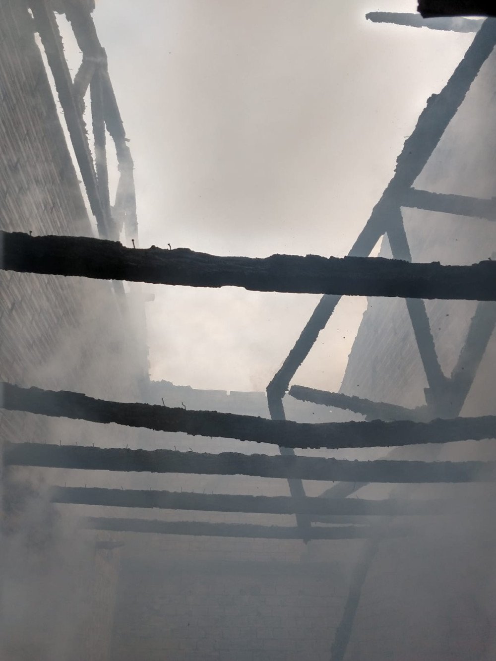 Incêndio atinge frigorífico em Aurora, no Alto Vale