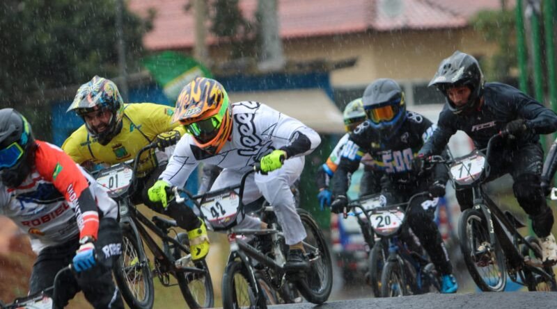 Pilotos de Gaspar disputam etapa do Estadual de BMX Bicicross neste fim de semana