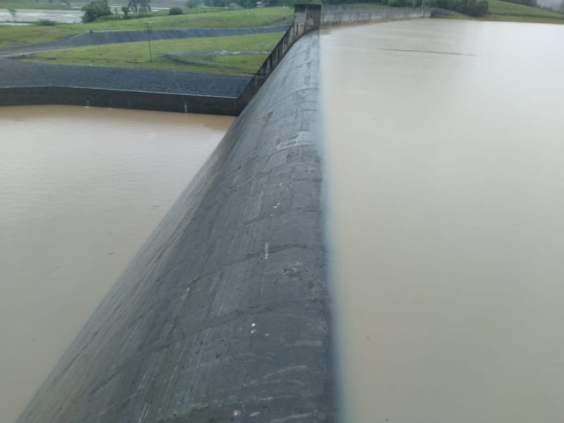 Barragem de Taió fecha comportas e volta a verter em menos de 24 horas