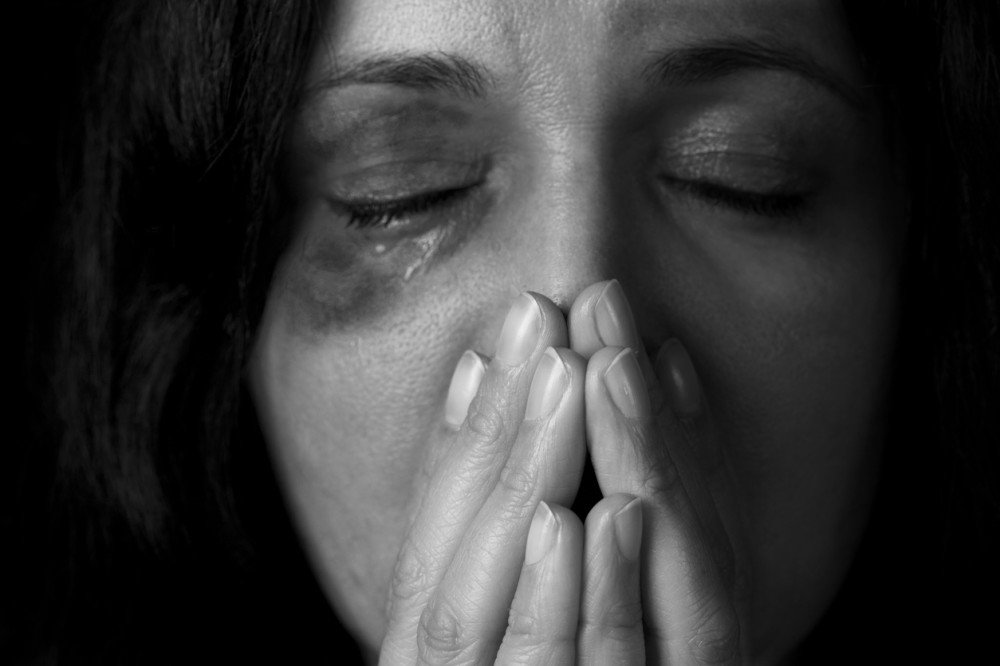 Câmara aprova prioridade de assistência psicológica e cirurgia plástica reparadora para mulheres vítimas de agressão