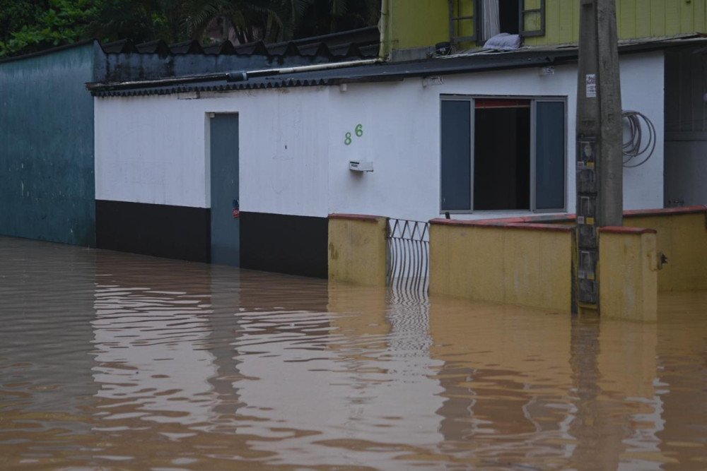 Vítimas de chuvas em SC e no PR têm novos prazos para pagar dívidas; veja as cidades