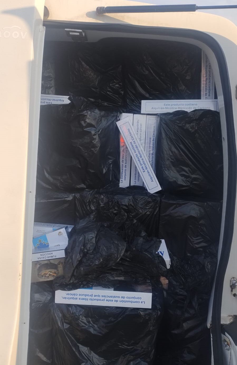Polícia apreende 40 mil maços de cigarros contrabandeados do Paraguai em Navegantes