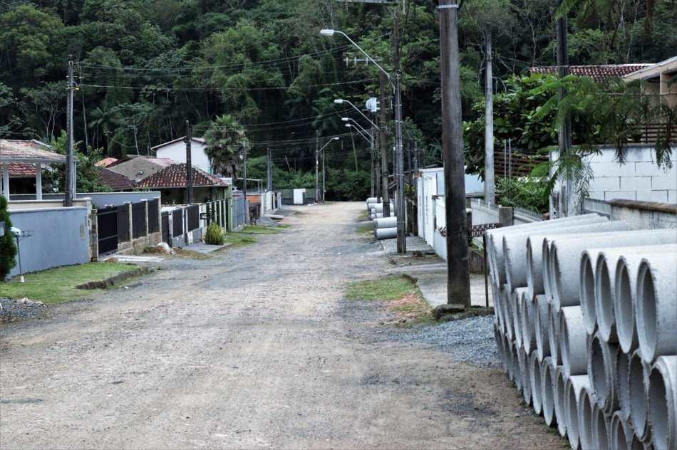 Rua de Blumenau vai receber pavimentação por meio do Programa de Mutirão