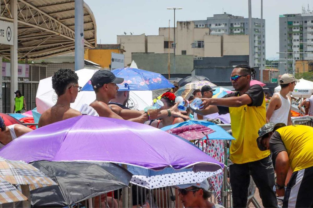 André Cunha: Shows terão que dar água gratuita em casos de alta exposição ao calor