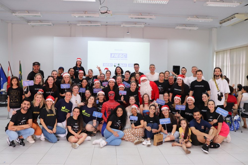 Campanha de arrecadação de doações para Natal Solidário do SENAI Blumenau termina nesta sexta-feira