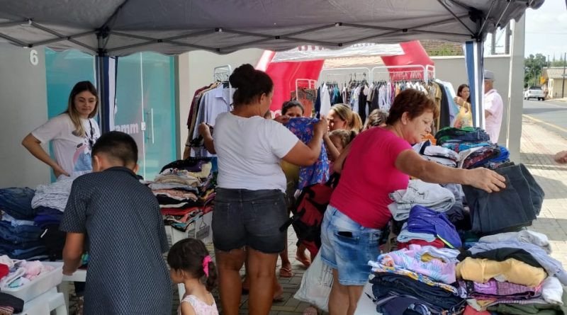 Edição do projeto Cabide Solidário de Gaspar acontece na próxima segunda-feira